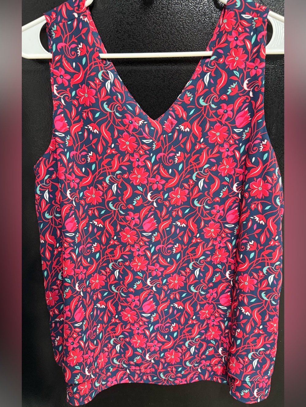 Floral V-Neck Women’s Tank Top - Navy & Pink